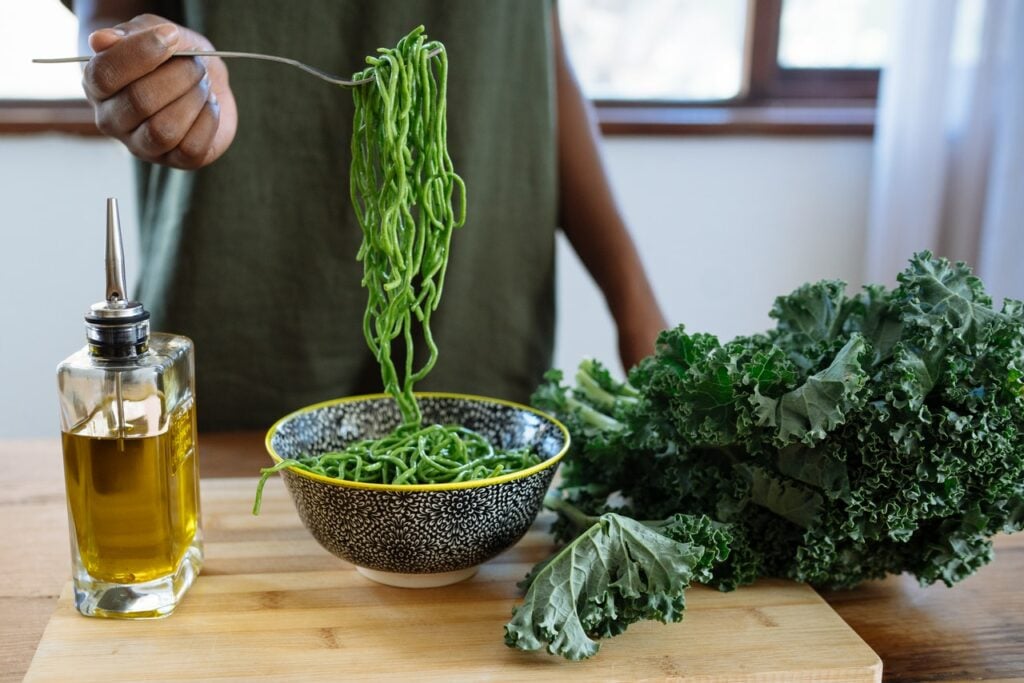 Noodles, kale, and olive oil