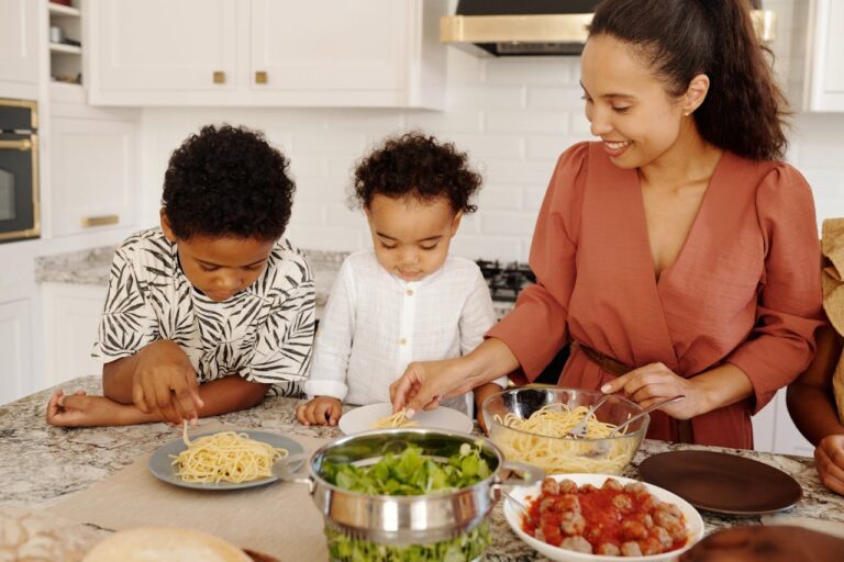 The Best Meal Kits for Picky Eaters: 4 Kid-Friendly Options